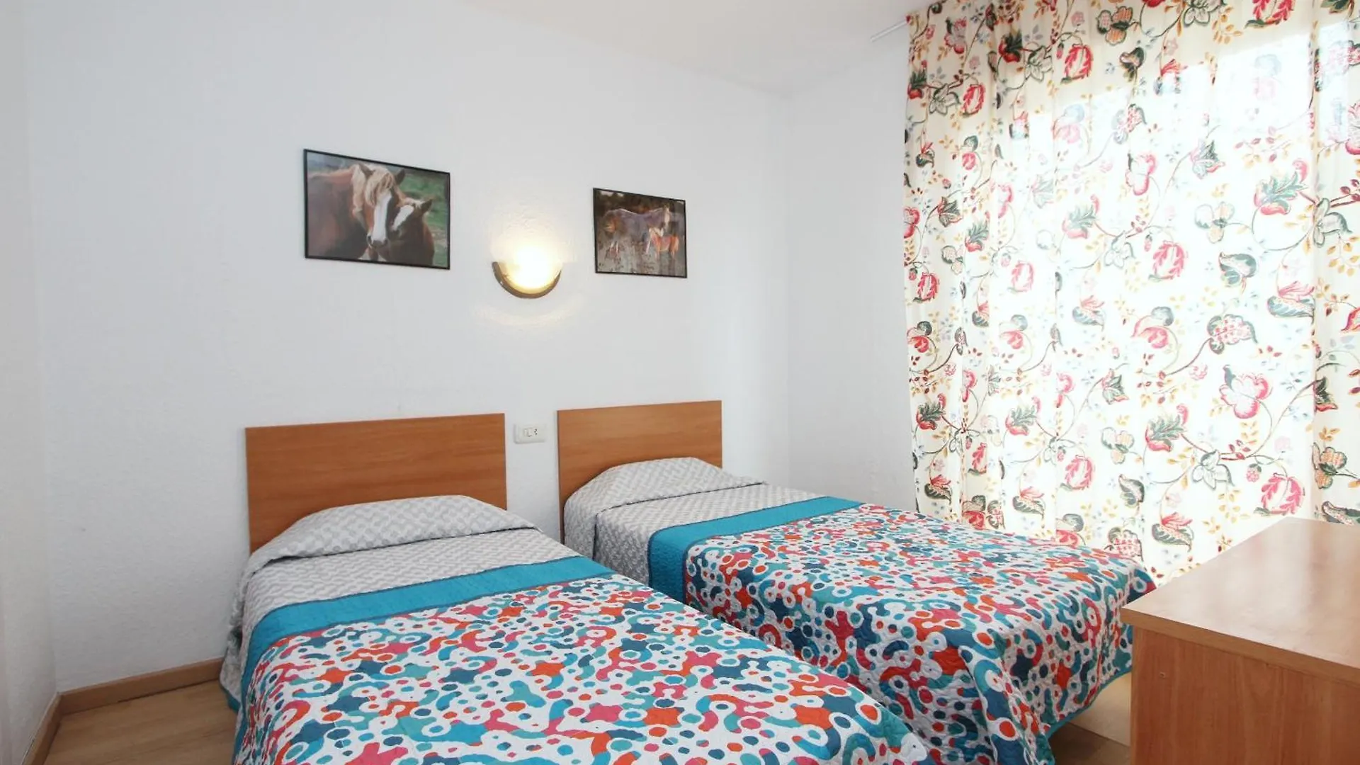 Apartaments Nautic Lloret de Mar 0*,  Spain